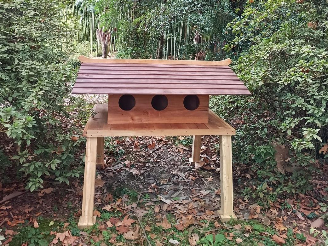 Декоративные апартаменты для карликовых кур установили в парке «Дендрарий»