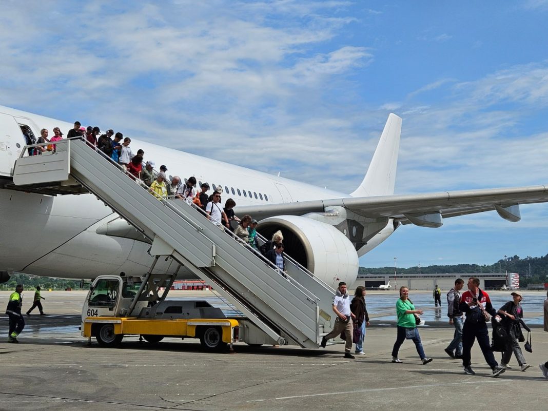 Бархатный сезон в Сочи: стоимость авиабилетов осенью рухнула на 18%