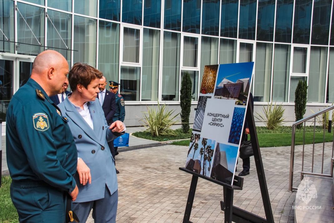 Безопасность на побережье: глава МЧС обсудил в «Сириусе» вопросы безопасности