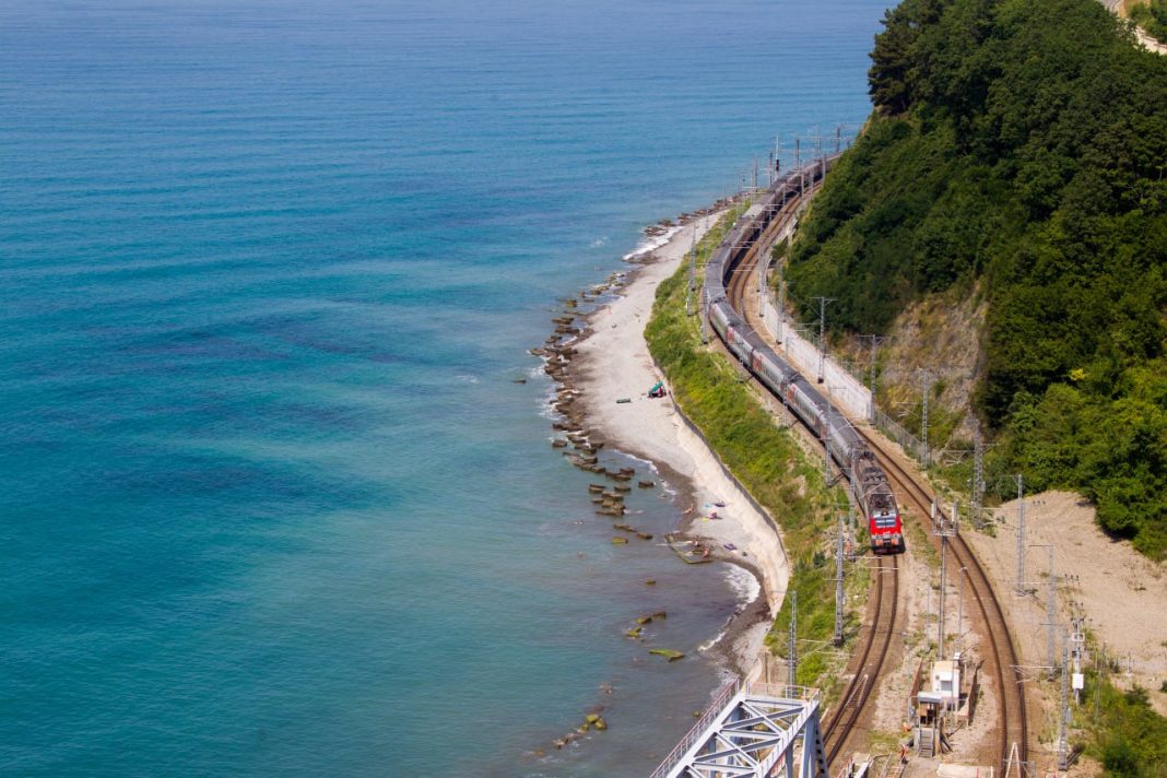 Изменения в расписании сочинских поездов: какие остановки отменены с 3 сентября