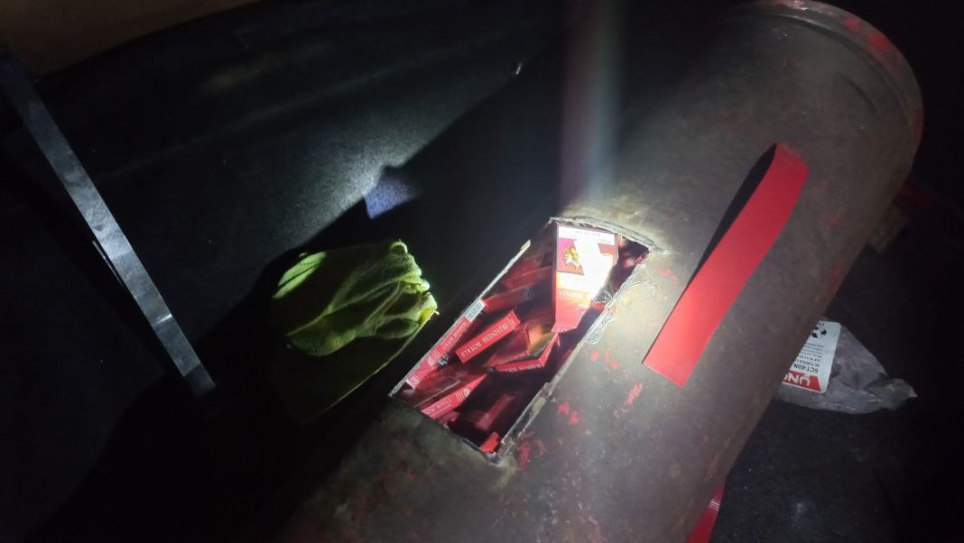 Тайник с контрабандной «табачкой» обнаружили при досмотре на таможне в Сочи