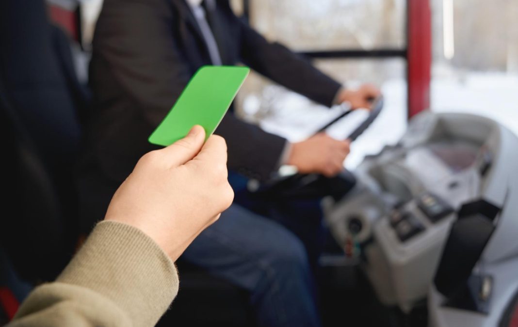 Драка водителя автобуса и пассажира в Сочи привела к разбирательству в полиции