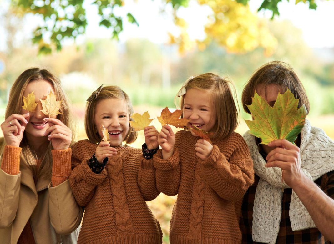 Профильные лагеря и патриотические акции: как школьники Сочи проведут осенние каникулы