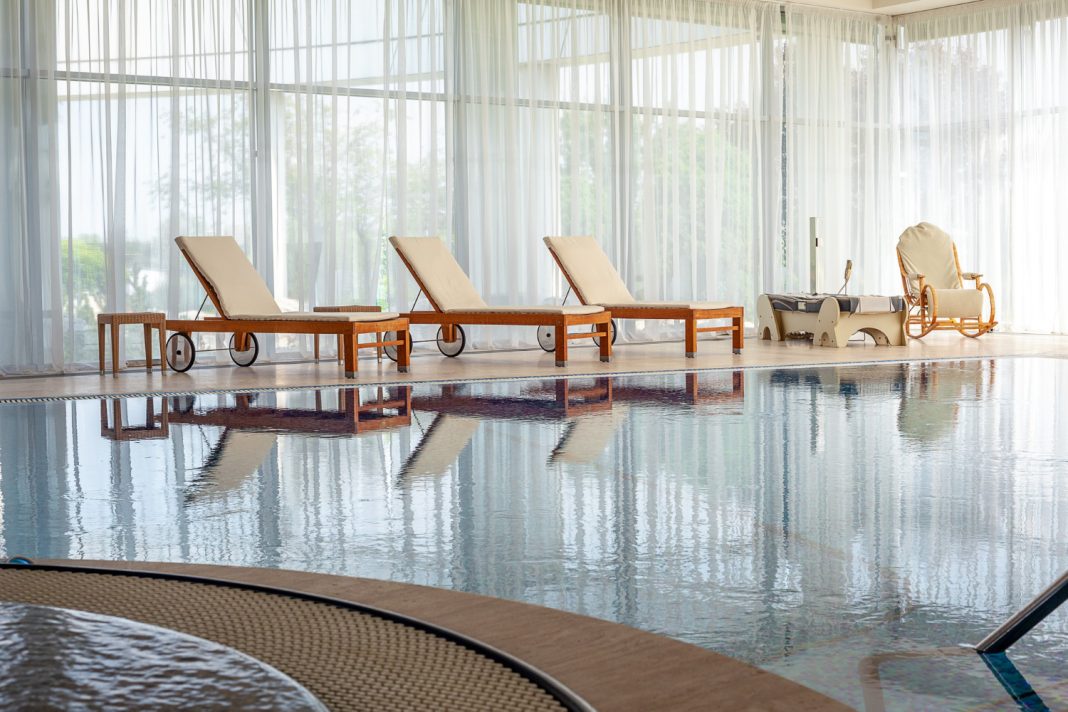 Бывшего главу казенного учреждения арестовали за взятку: «клиент» расплатился с ним путевками в Сочи