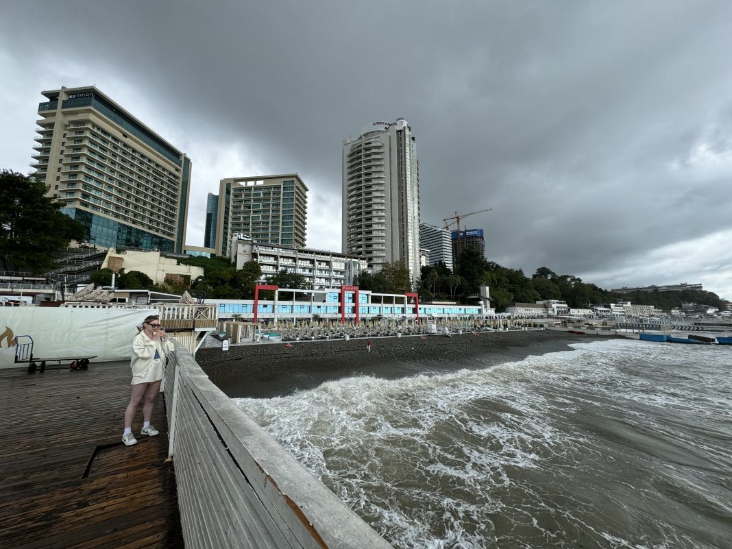 Синоптик спрогнозировал дождливую погоду в Сочи до вторника