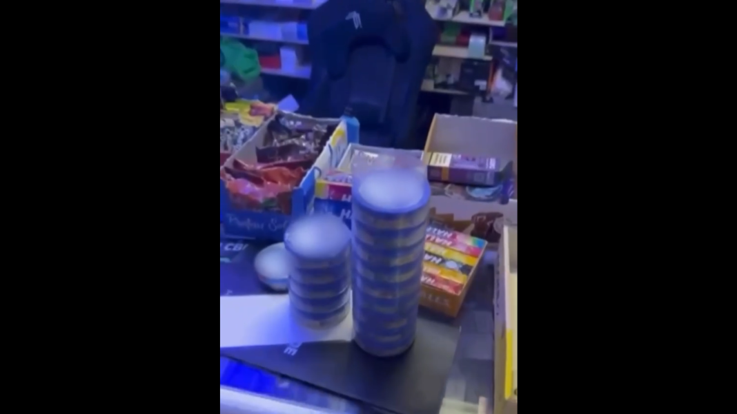 Жители и гости Адлера остались без «сосательного табака»