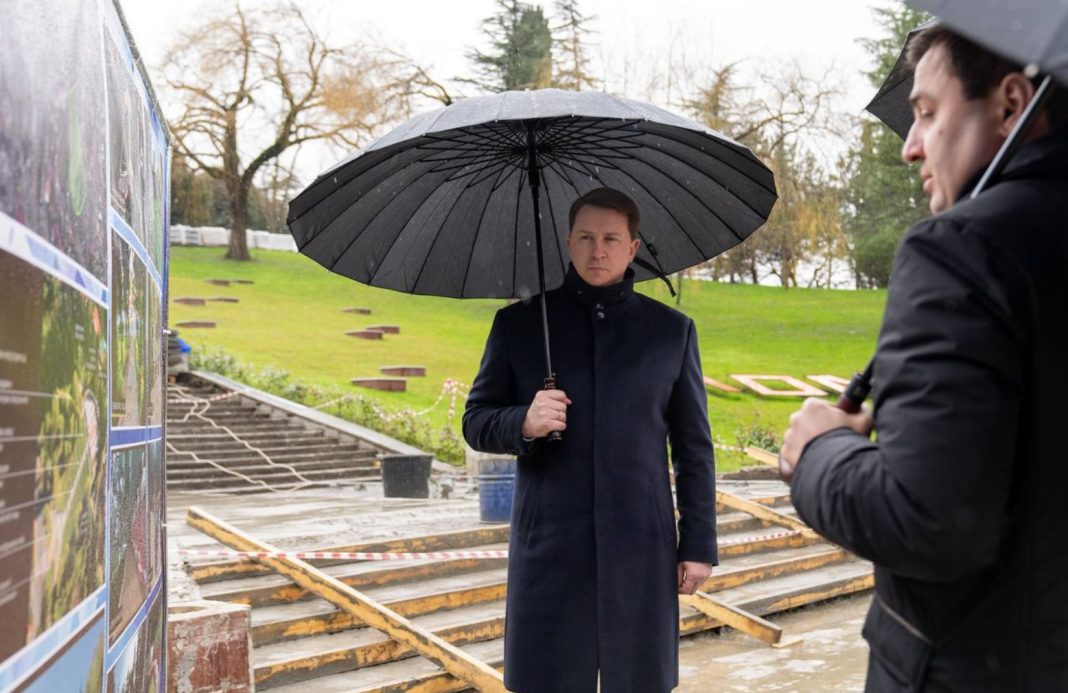 Экс-мэр Сочи под следствием: арестованы личные вещи семьи, включая иконы и бюсты