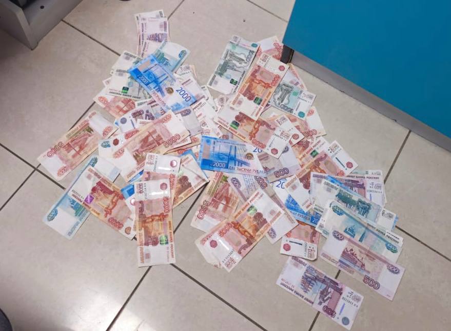 В центре Сочи полицейские штурмом взяли аптеку с запрещенкой