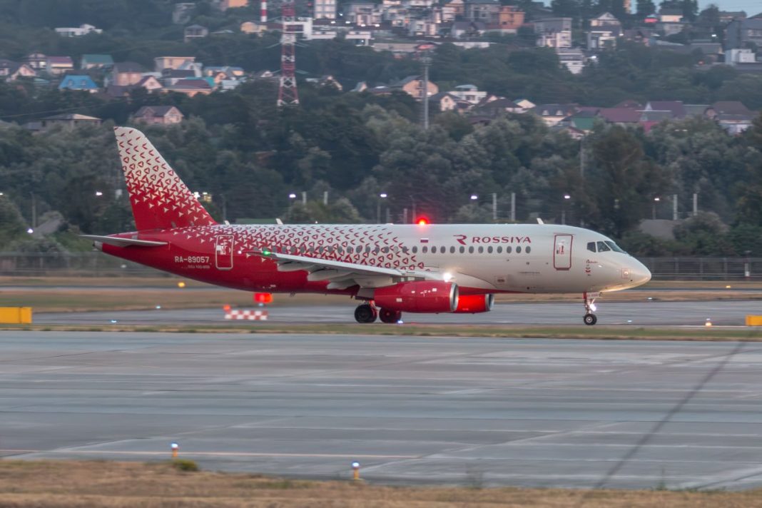 Авиакомпании России отменяют рейсы из Сочи и меняют маршруты