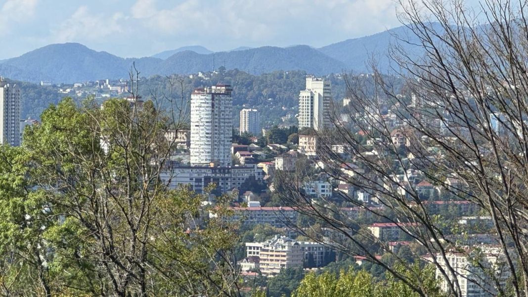 Элитное жилье в Сочи подешевело: стоимость «квадрата» снизилась на 4%