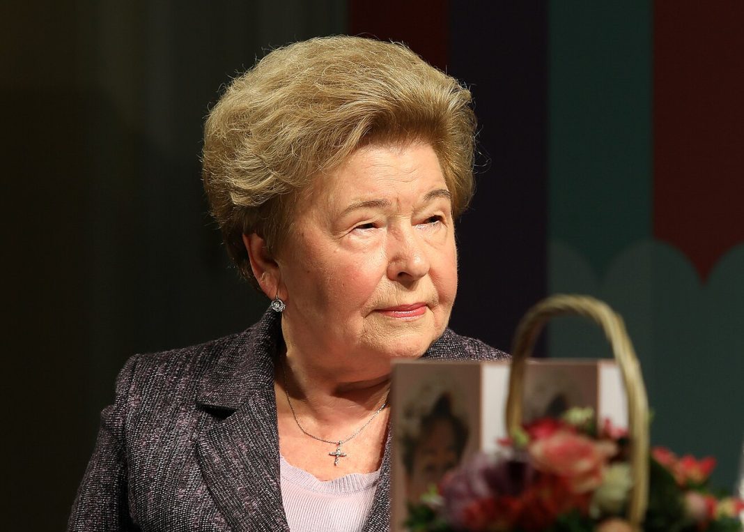 Шитье, сад и шикарная пенсия: как живет и сколько получает экс-первая леди Наина Ельцина