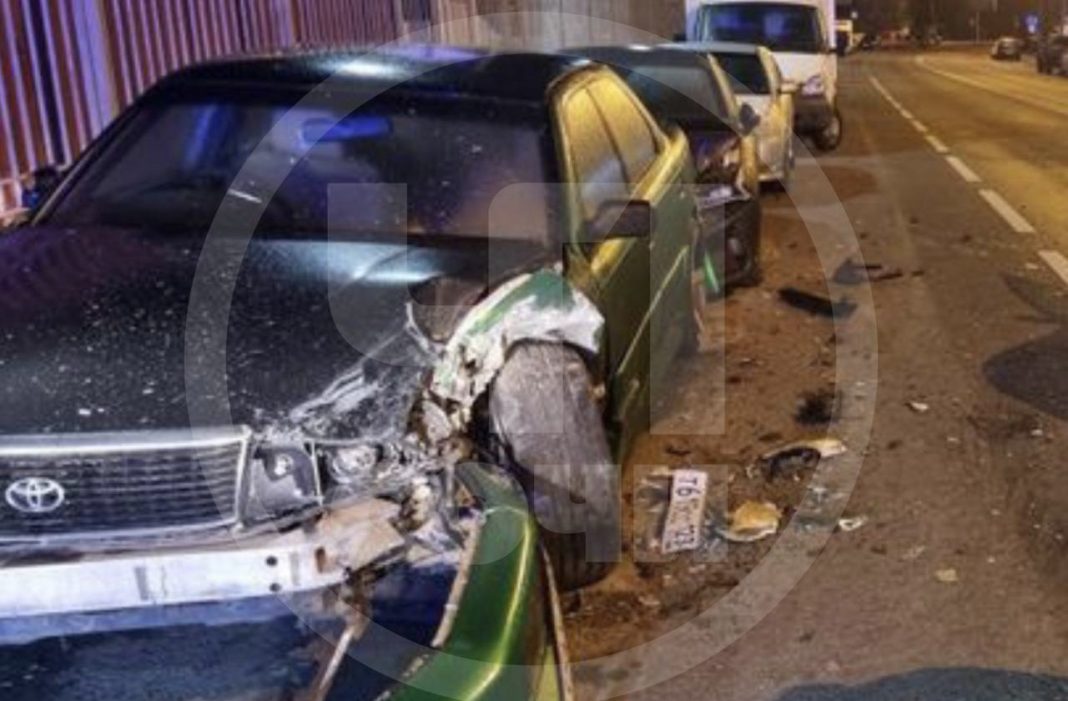 В Сочи таксист уснул за рулем и устроил страшную аварию