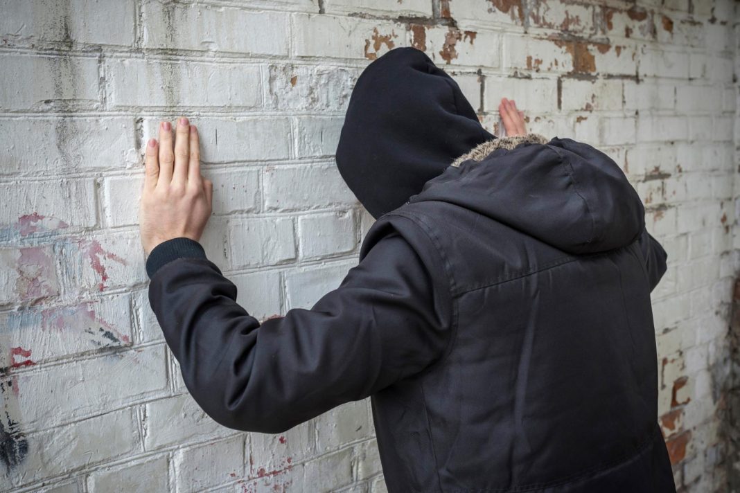 Опасный душитель пойман: кто нападал на женщин в Нижнекамске