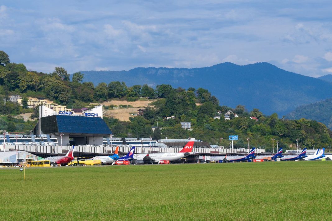 Рейс Сочи—Пенза задержали на семь часов из-за угрозы атаки беспилотников