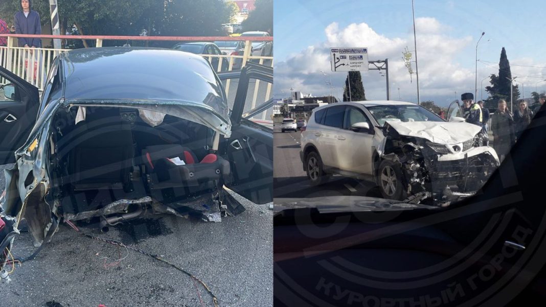 Легковушку разорвало пополам: подробности ДТП у аэропорта Сочи