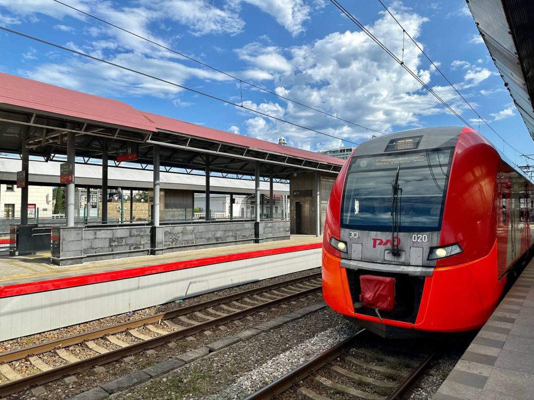 Расписание пригородных поездов в Сочи изменится с 11 ноября