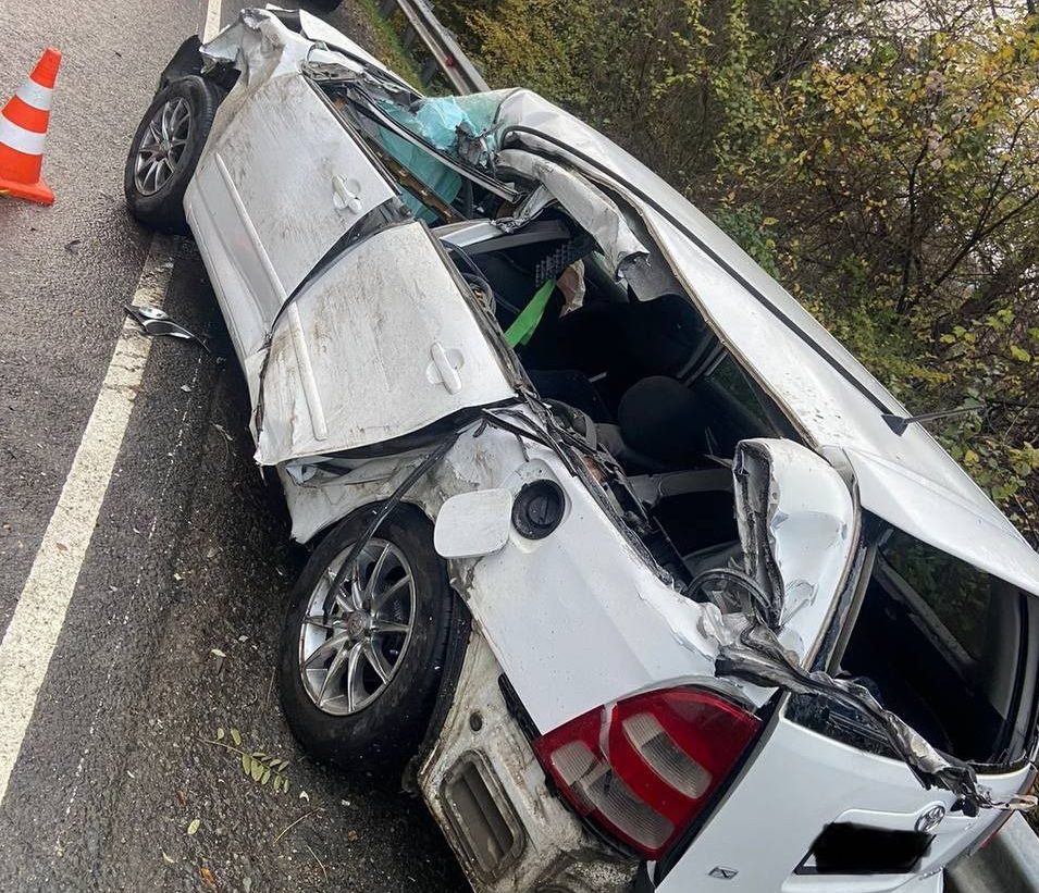 Пенсионерка погибла из-за заноса прицепа грузовика на трассе «Джубга-Сочи»