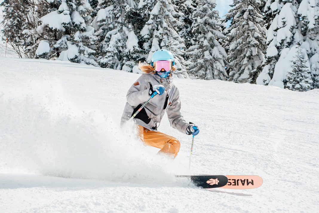 Вечерние трассы для лыжников и сноубордистов открываются в горном кластере Сочи