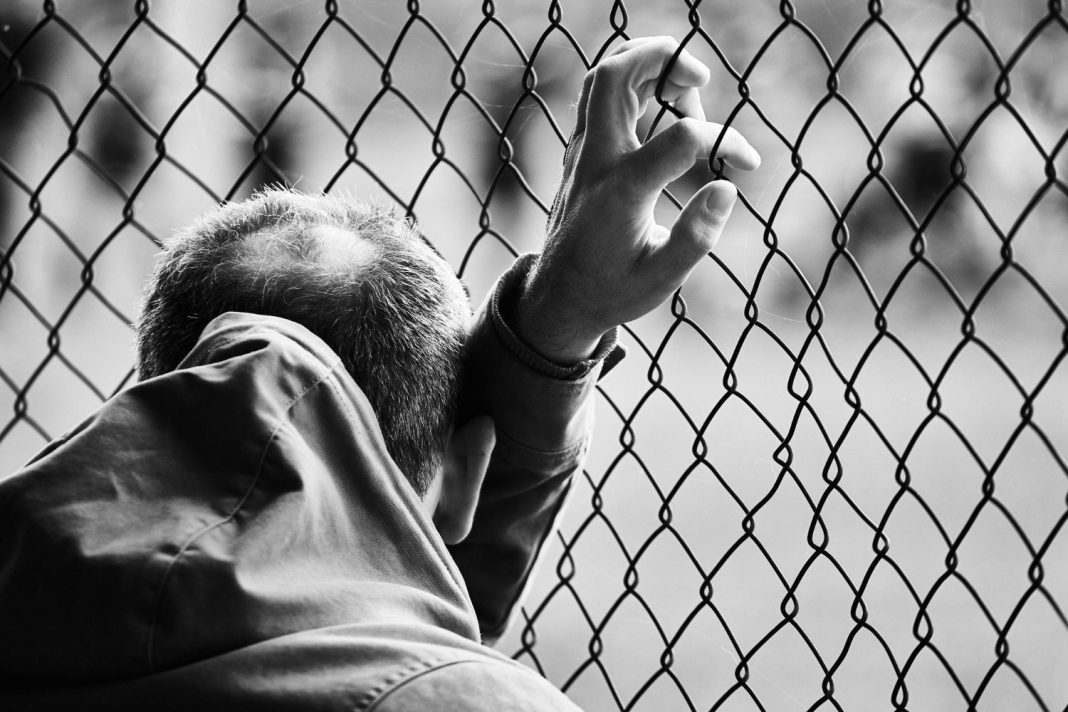 Ушлого афериста схватили полицейские Сочи: мужчина предлагал услуги ассенизатора