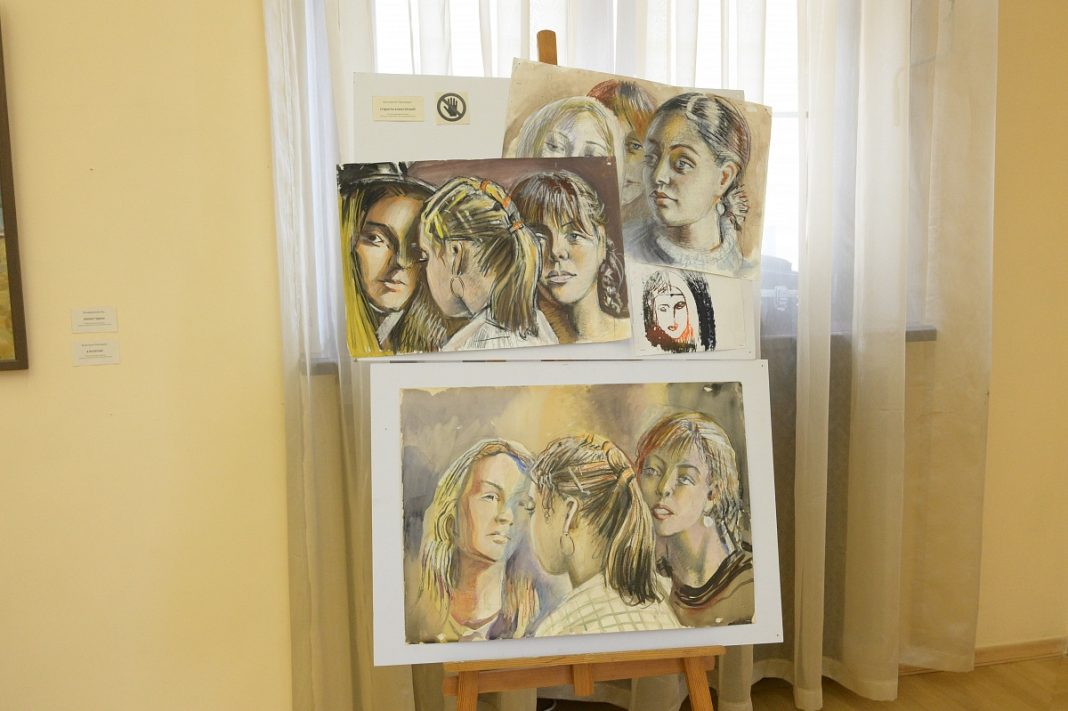 Выставку «Художники – городу Сочи» можно посетить до 29 декабря: экспозиция включает больше 70 полотен