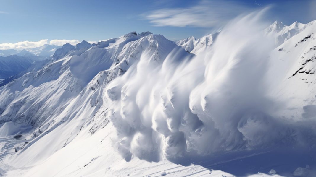Центр ЧС предупреждает о лавинной опасности в горах Сочи