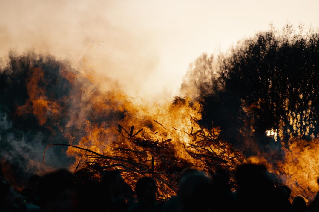 В Горном Лоо произошел пожар: что известно к этому часу