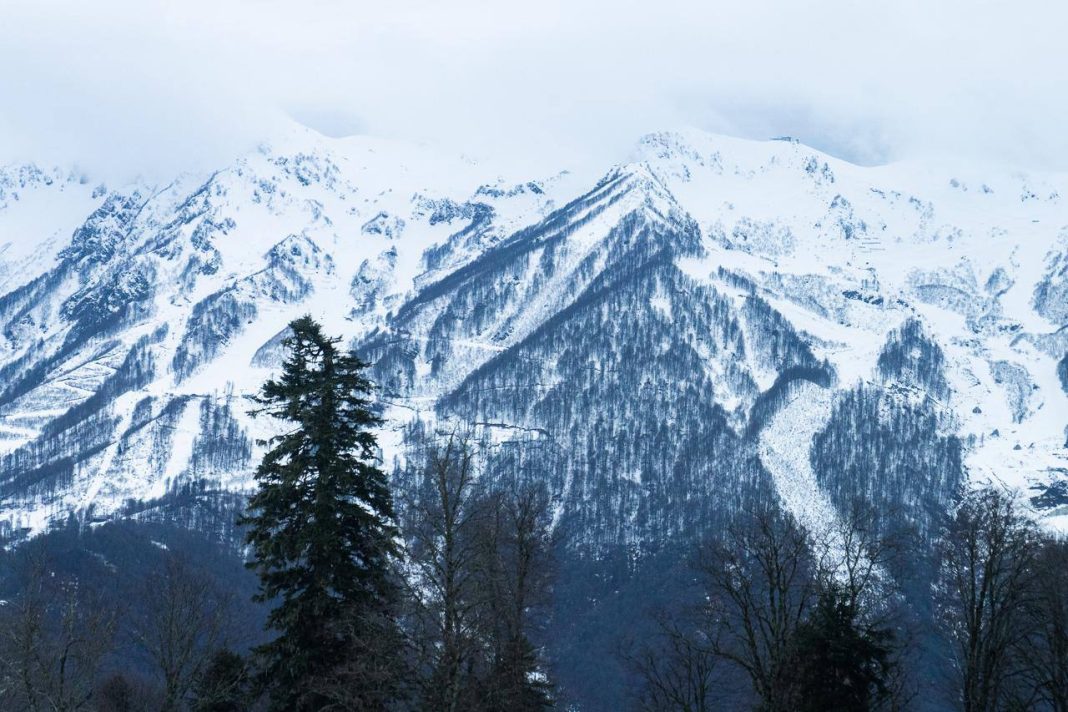 Лавинная опасность прогнозируется в горах Сочи
