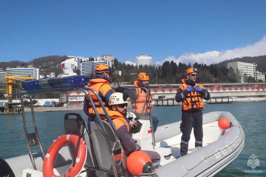 Поисково-спасательной службе Сочи на акватории исполнилось 20 лет