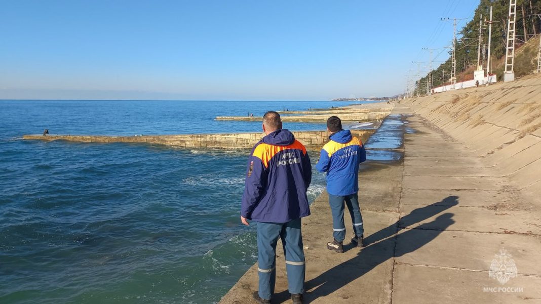 Трагедия на море: в Сочи завершены активные поиски пропавшего рыбака