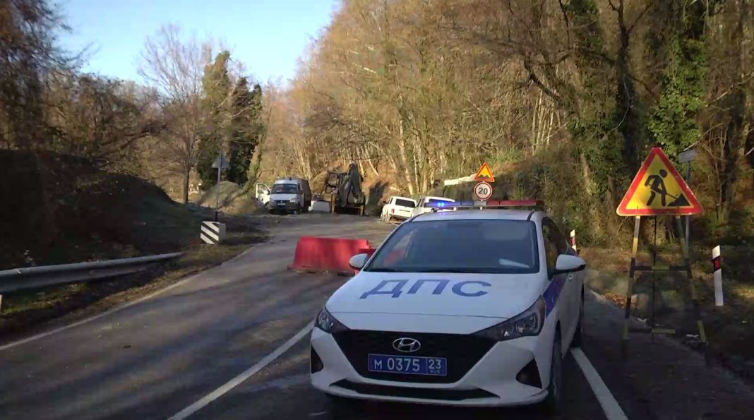 В Сочи восстанавливают дороги и мосты после оползней: где ведутся работы