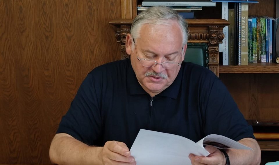 Депутат ГД Затулин помогает жительнице Сочи защитить дом от сноса