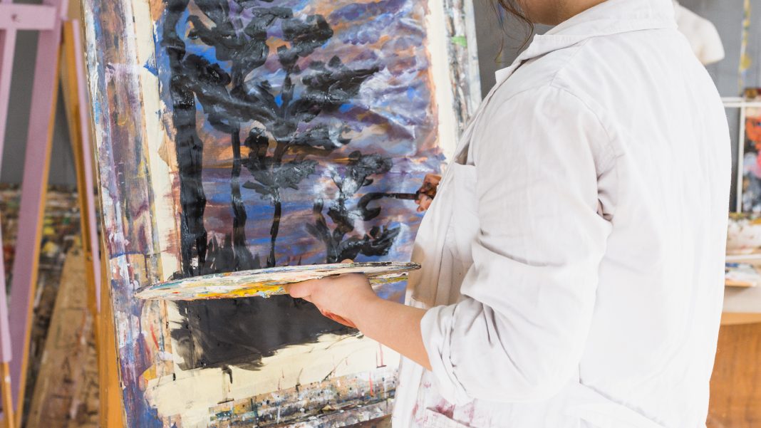 «Куратора» несанкционированной выставки арестовали в морпорту Сочи