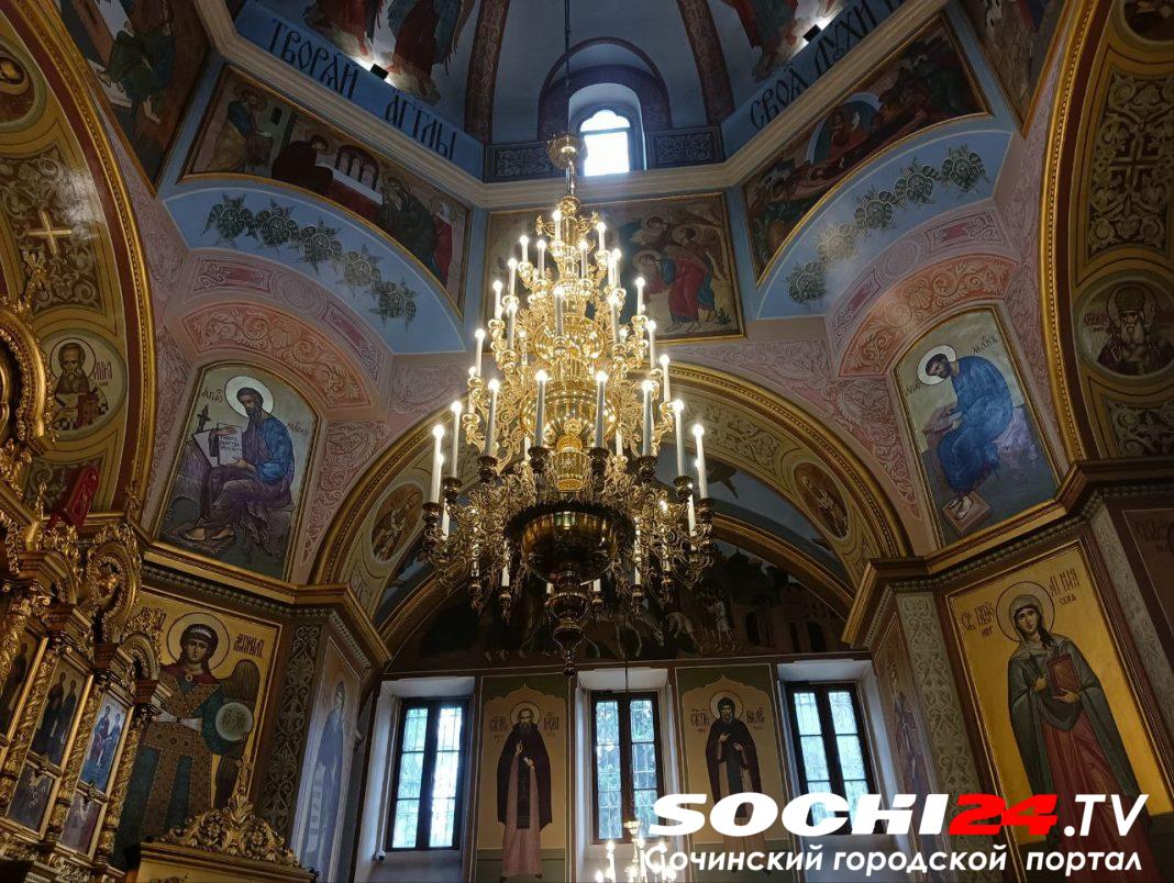 Семь автобусов будут ходить в Сочи во время Рождественского сочельника