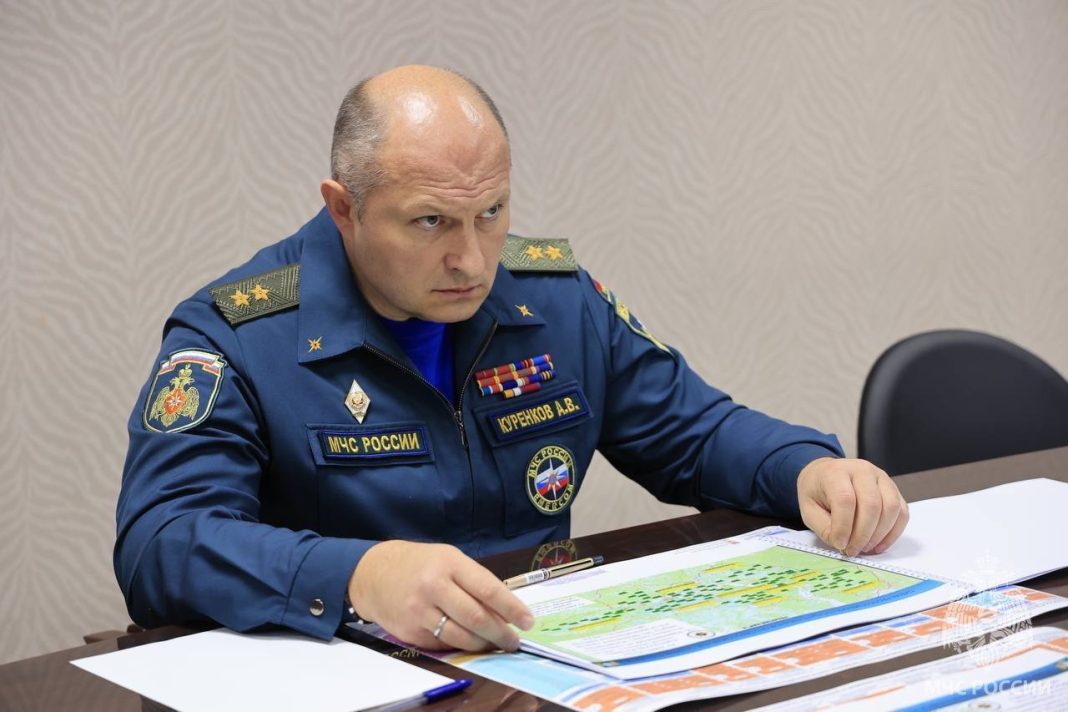 Федеральный штаб по ликвидации разлива мазута начал работу: глава МЧС прибыл в Анапу