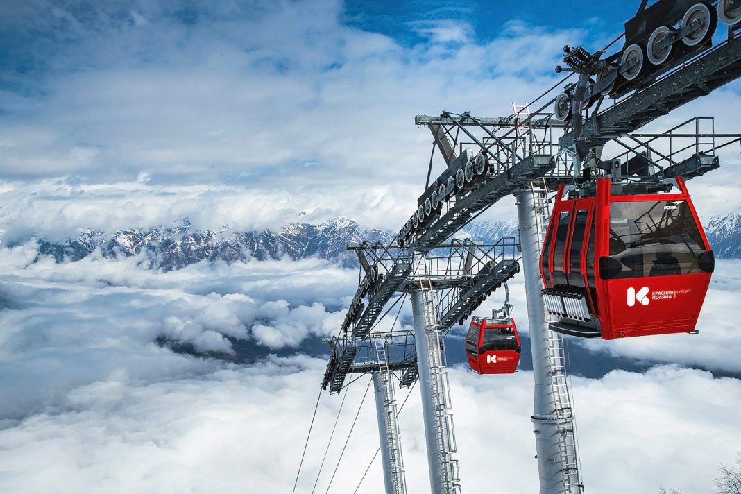 Горы Сочи под снегом: толщина сугробов достигла двух метров