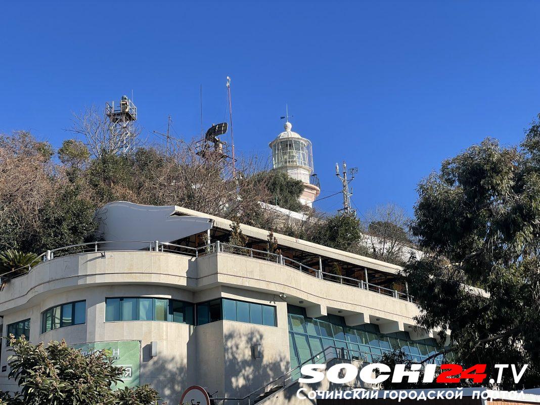 135 лет указывает путь: 1 февраля день рождения отмечает главный маяк Сочи