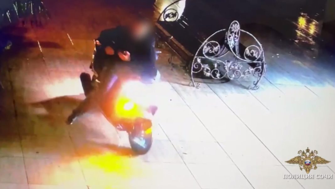 До 5 лет лишения свободы грозит сочинцу за похищение мопеда