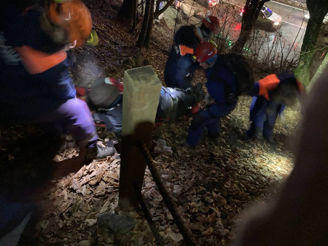 Турист после падения в горах Сочи не смог вернуться на курорт