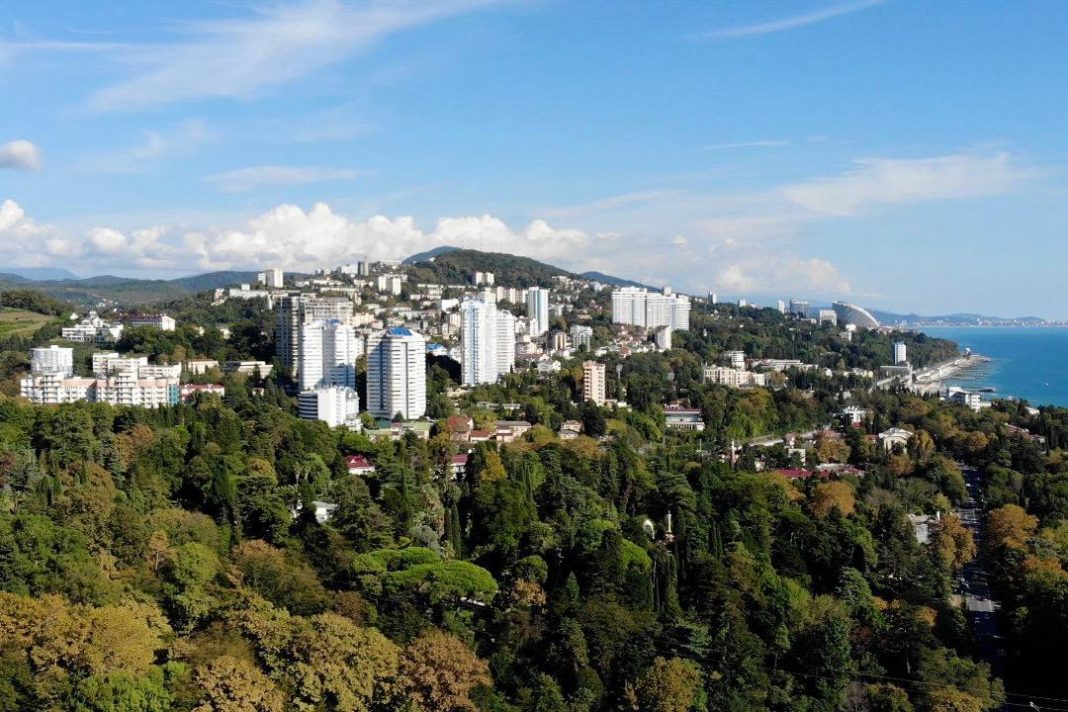 Незаконная сделка с недвижимостью выявлена в Сочи: восемь человек остались без жилья