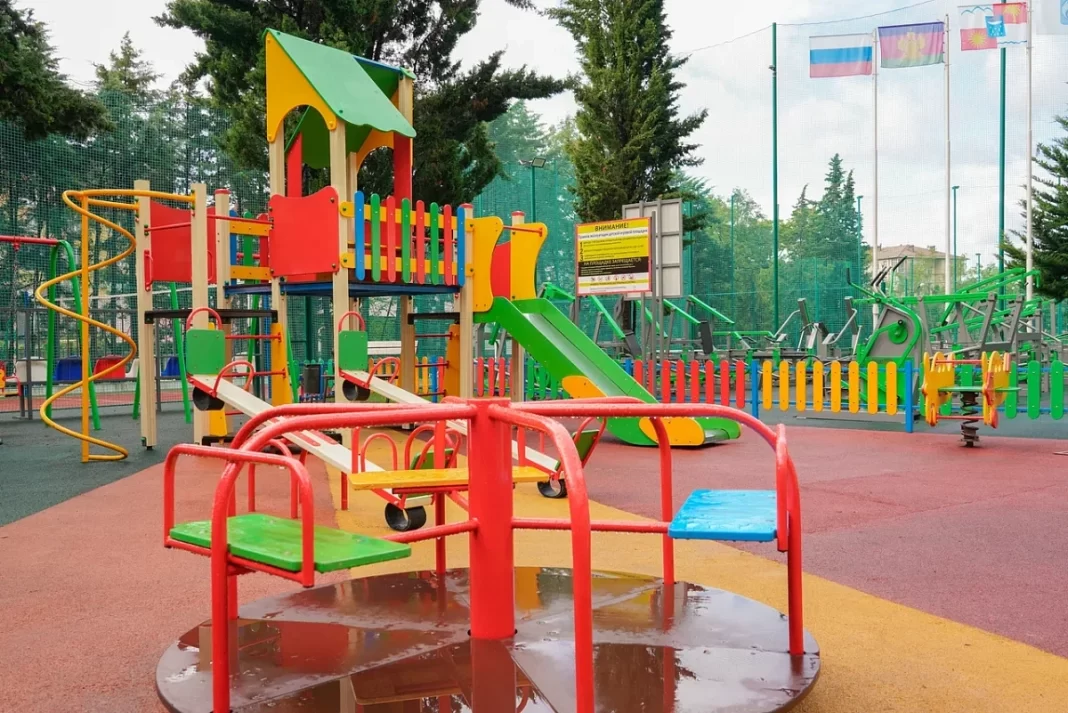 Больше 46 млн рублей выделят в Сочи на благоустройство детских площадок в 2025 году