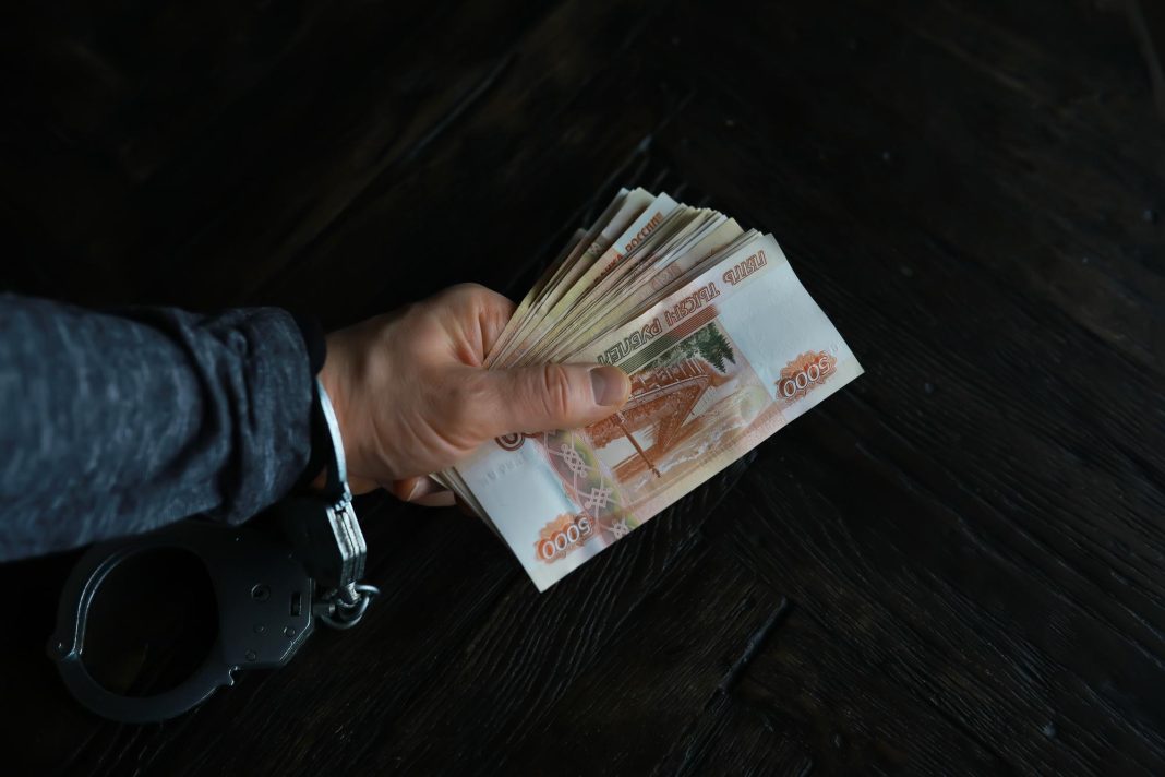 Лжеполицейский задержан в Сочи за вымогательство под угрозой наркотической статьи