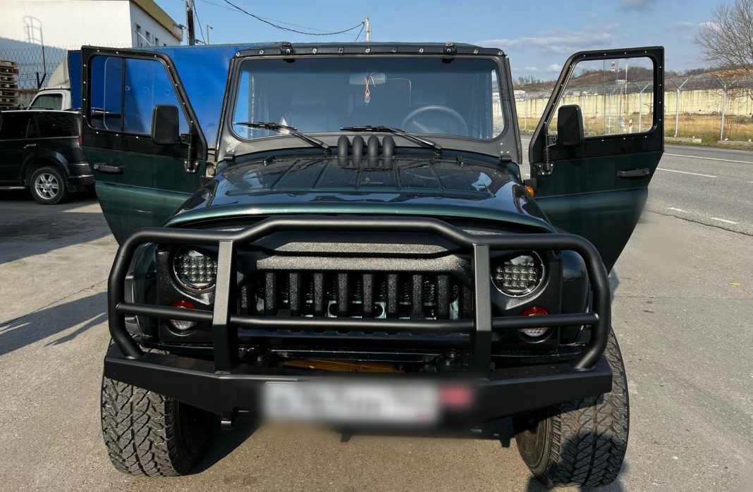 Опасные машины на дорогах: в Адлере выявили нелегальное такси и неисправную «Газель»