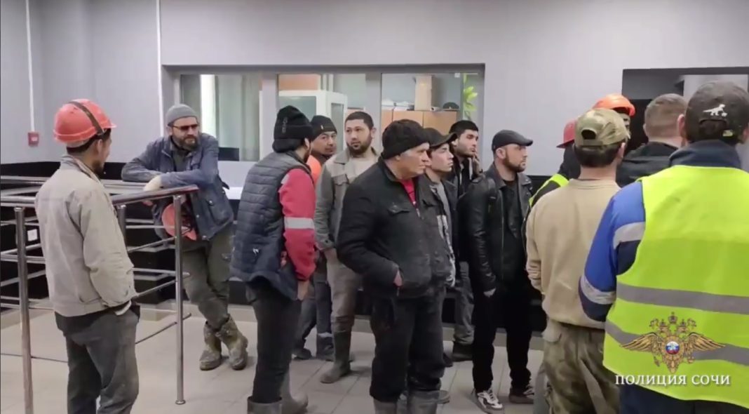 Полицейский рейд в Адлере: 47 иностранцев проверены на законность пребывания