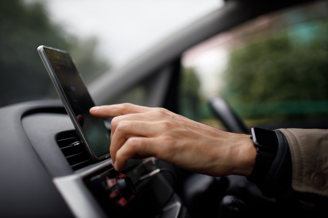 В Адлере выявили таксистов без лицензии и забрали у них автомобили