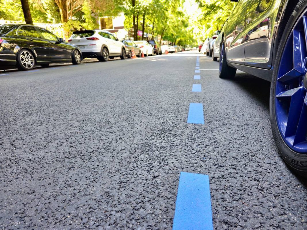 Платные парковки в Лазаревском районе Сочи прекратили свою работу на месяц