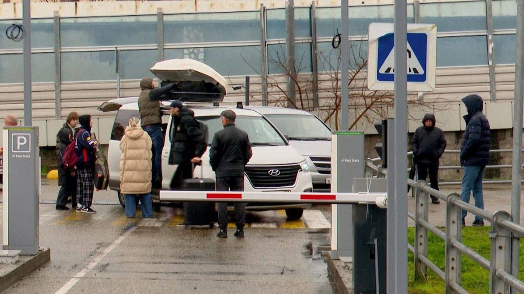 Штрафы и рейды: в Сочи борются с нелегальным такси