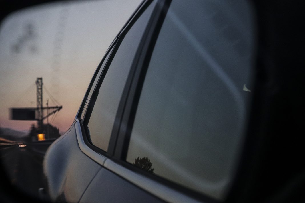 Сотрудники ДПС задержали рецидивиста, разъезжающего по улицам Сочи на тонированной Tesla