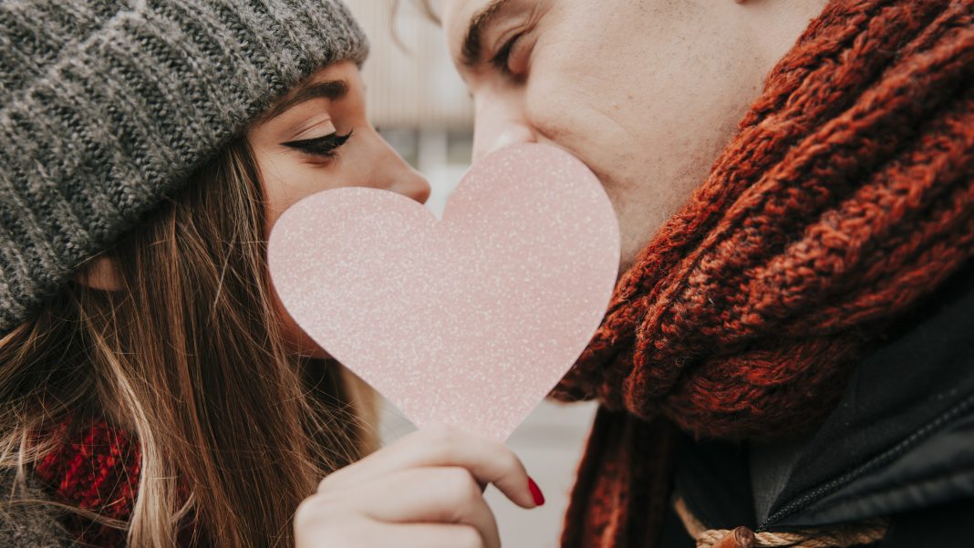 Самый романтичный опрос в году: что сочинцы дарят вторым половинкам на 14 февраля
