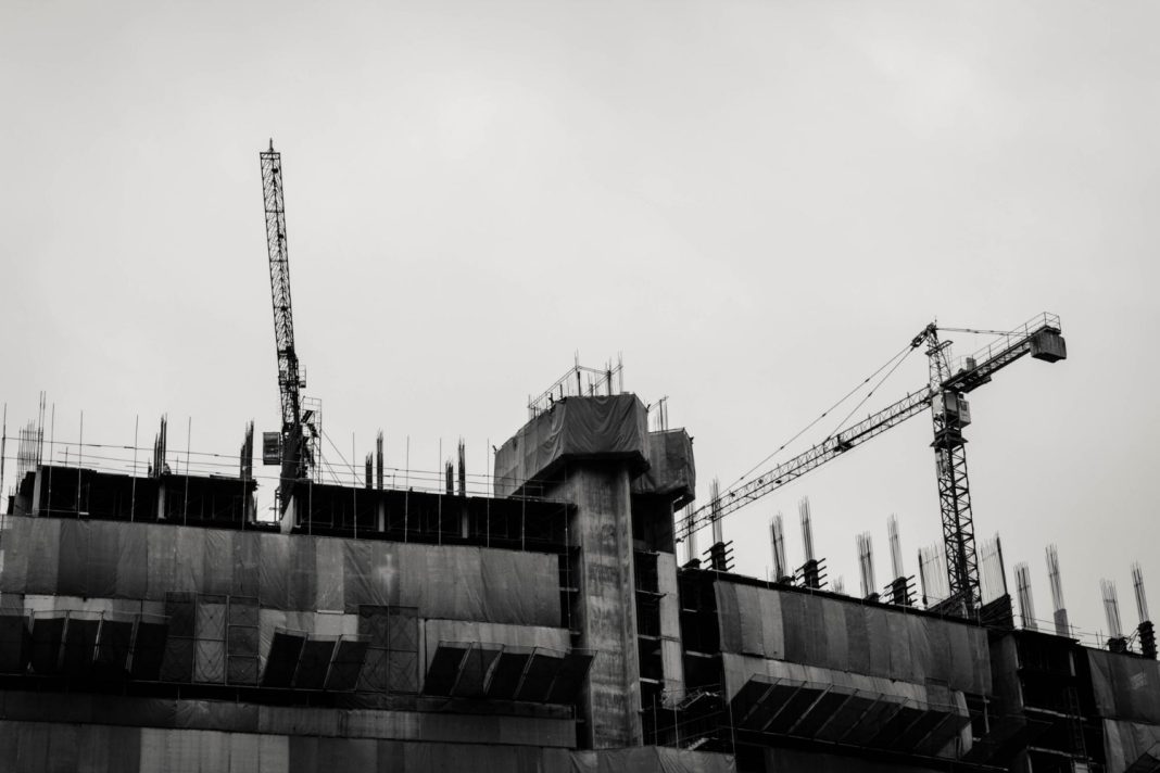 До 10 лет тюрьмы: сочинца судят за аферы с продажей квартир в недостроенном доме