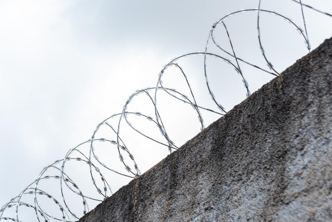 Жителя Сочи приговорили к восьми годам колонии за смертельное избиение соседа